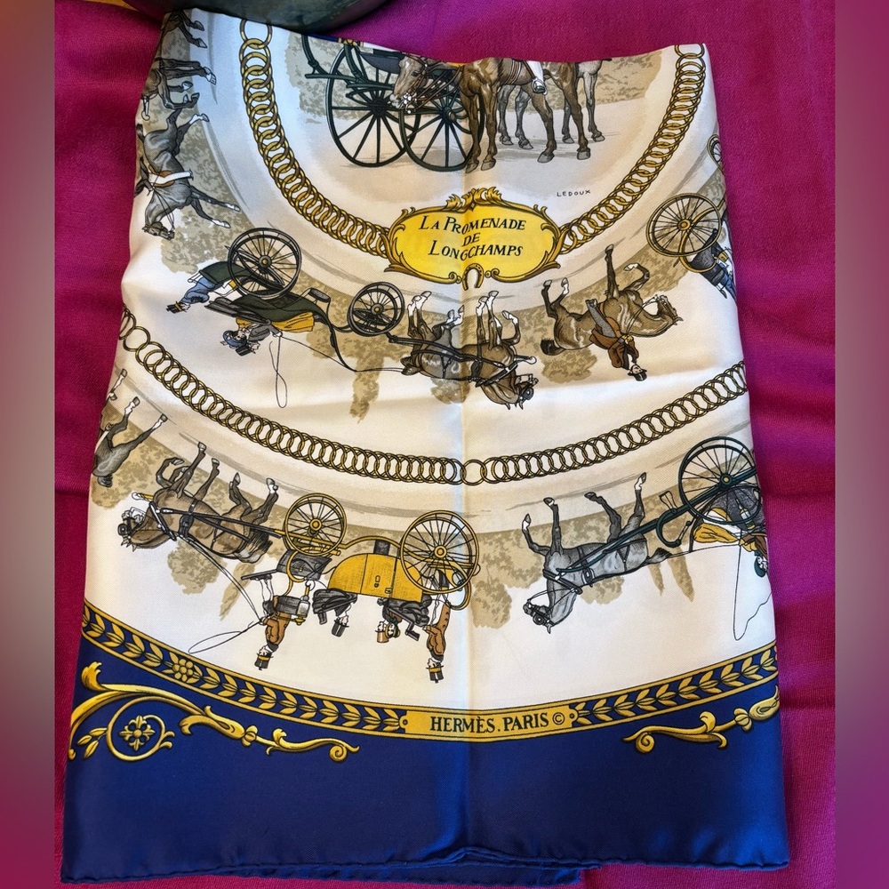 Hermes Vintage Rare Authentic La Promenade De Longchamps 100% Silk Scarf - Picture 9 of 9